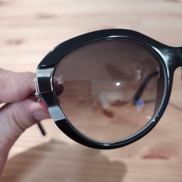 Louis Vuitton LV Petit Soupcon Cat Eye Sunglasses Z0489W  - Picture 6 of 10